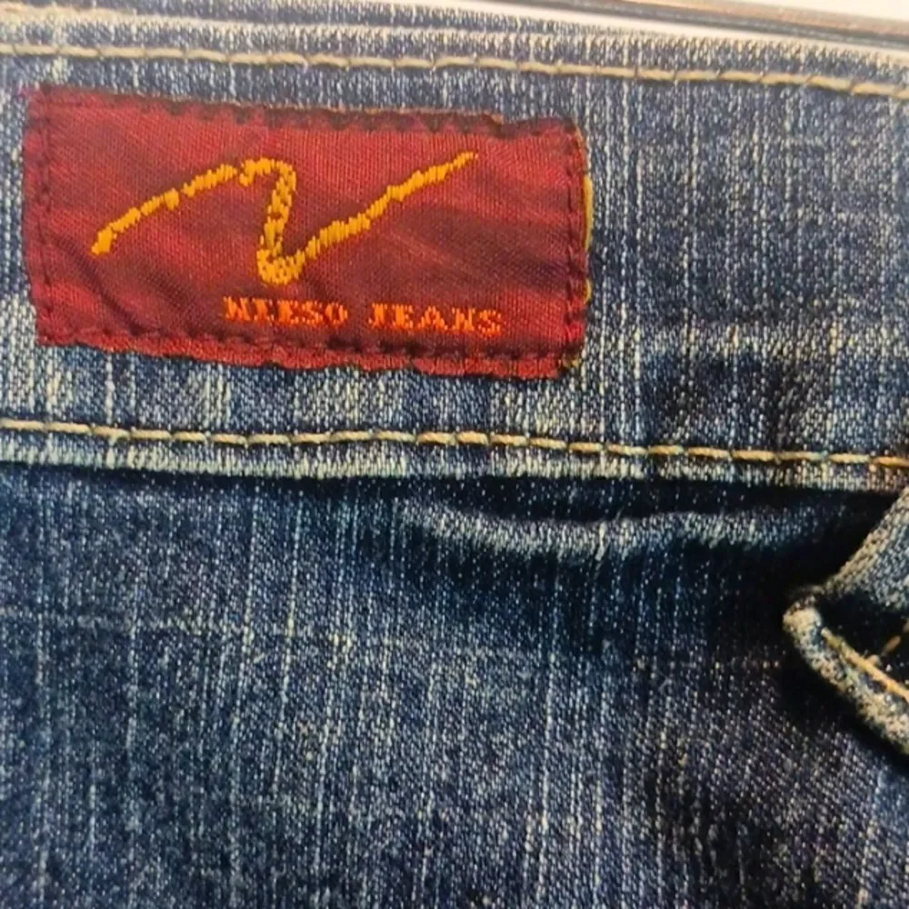 Y2K NEESO medium wash boot cut silver studded premium jeans sz 15